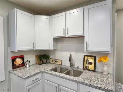 10914 Fidelity Avenue Cleveland OH 44111