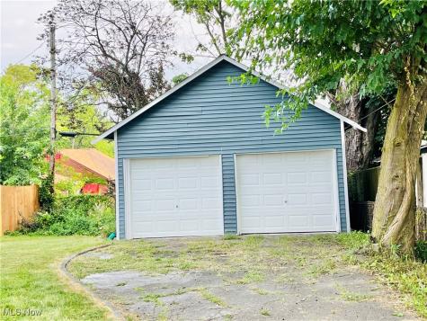 10914 Fidelity Avenue Cleveland OH 44111