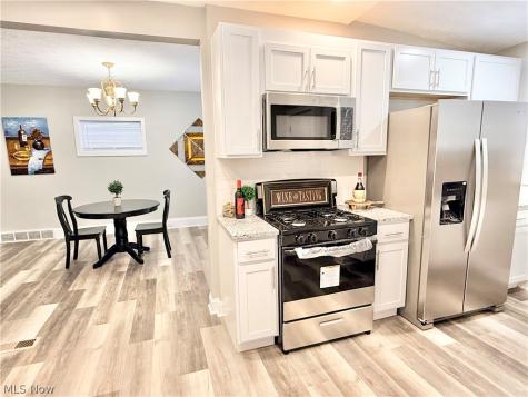 10914 Fidelity Avenue Cleveland OH 44111