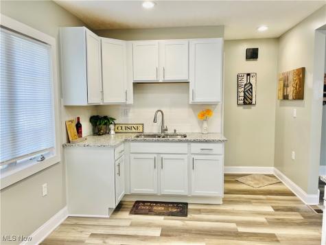 10914 Fidelity Avenue Cleveland OH 44111