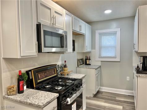 10914 Fidelity Avenue Cleveland OH 44111