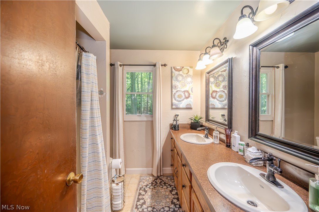 7733 Silver Fox Drive Youngstown OH 44512