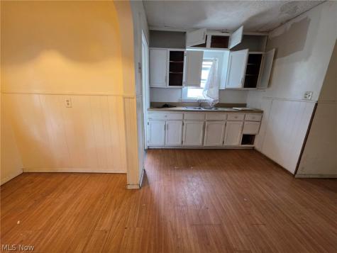 10605 Grace Avenue Garfield Heights OH 44125