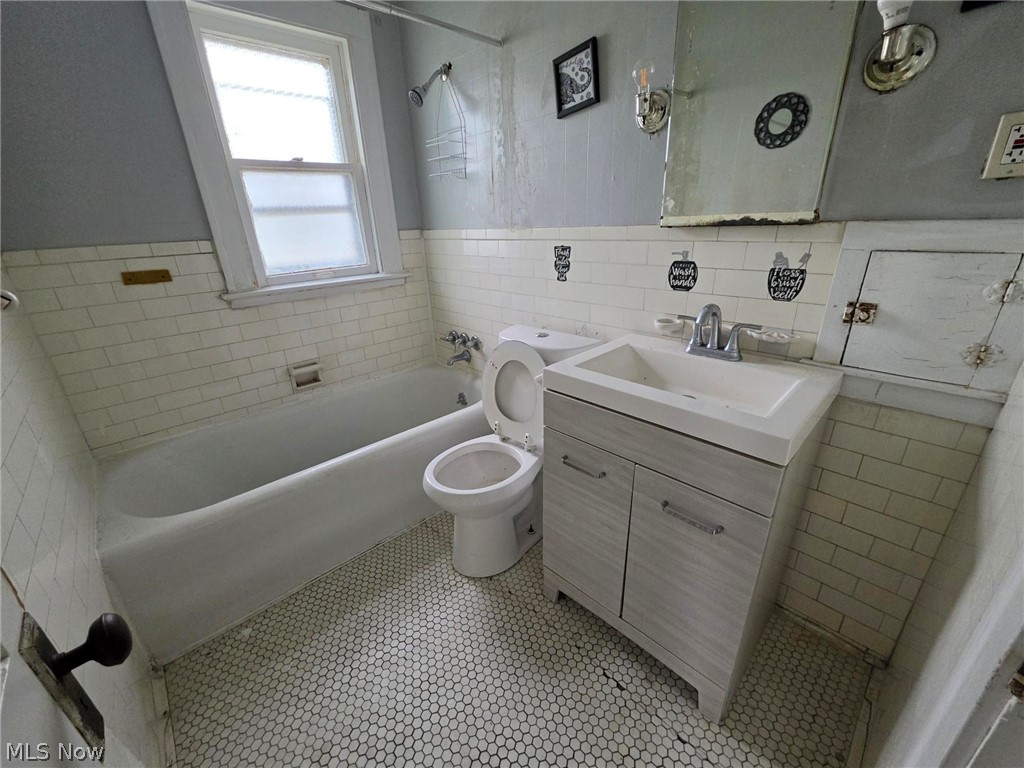 10605 Grace Avenue Garfield Heights OH 44125