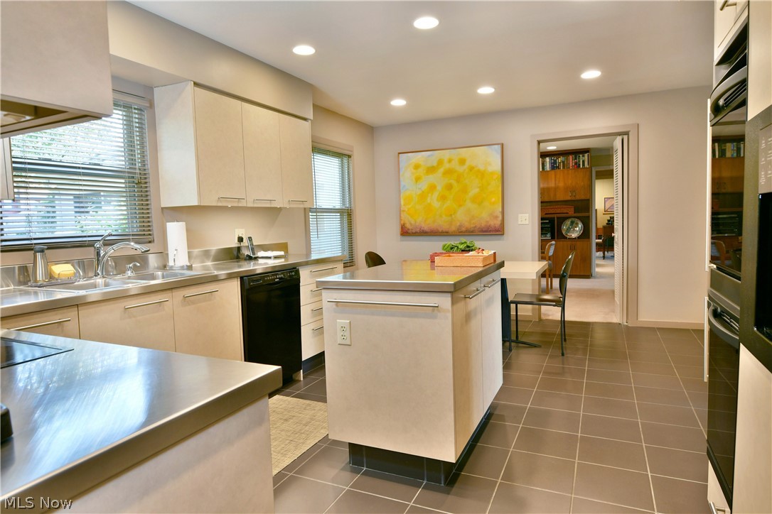 5797 Sampson Drive Girard OH 44420