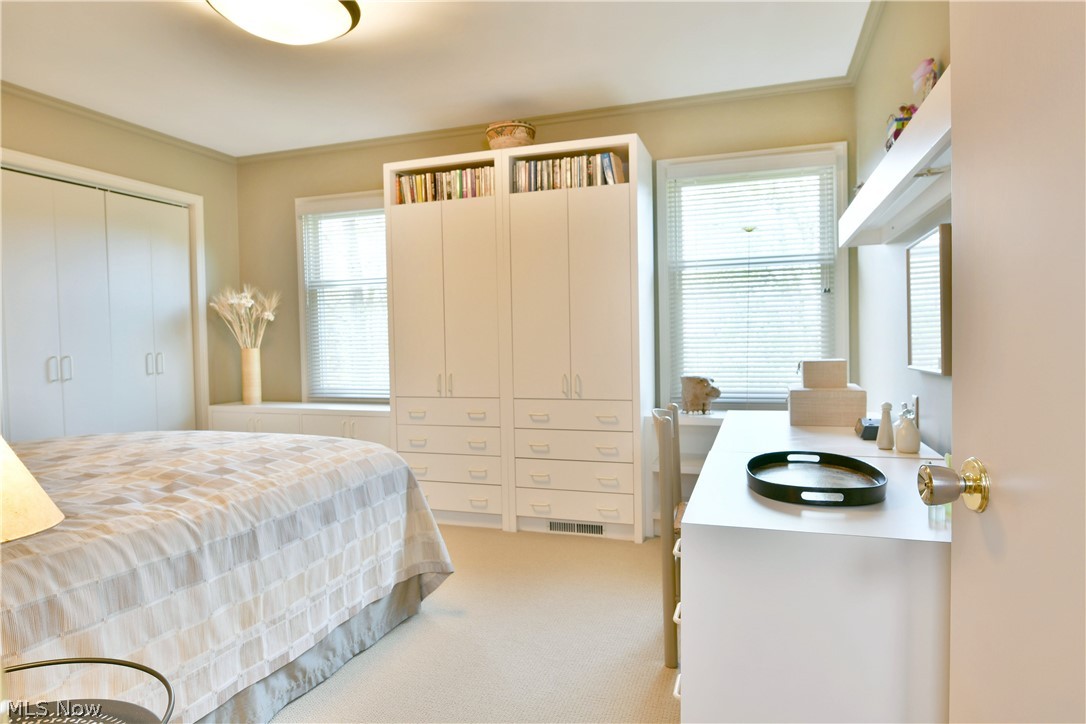 5797 Sampson Drive Girard OH 44420