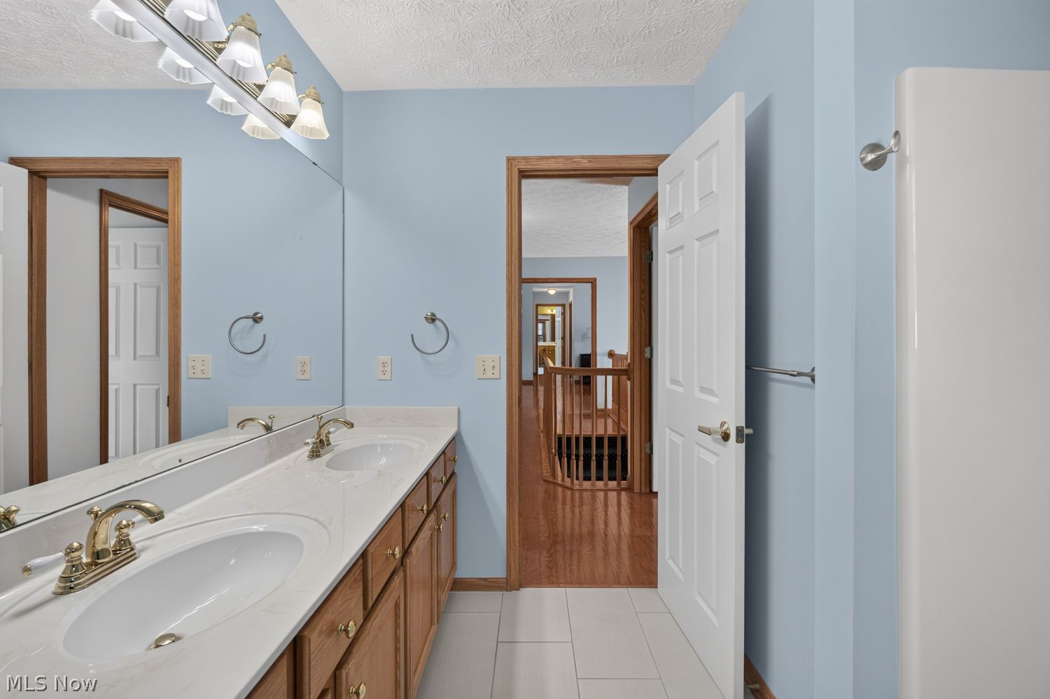 20828 Kylemore Drive Strongsville OH 44149