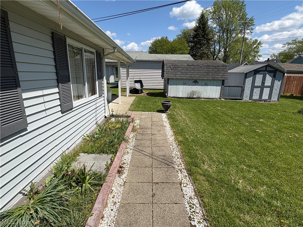 1942 E 41st Street Ashtabula OH 44004