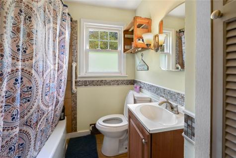 184 Perry Drive NW Canton OH 44708