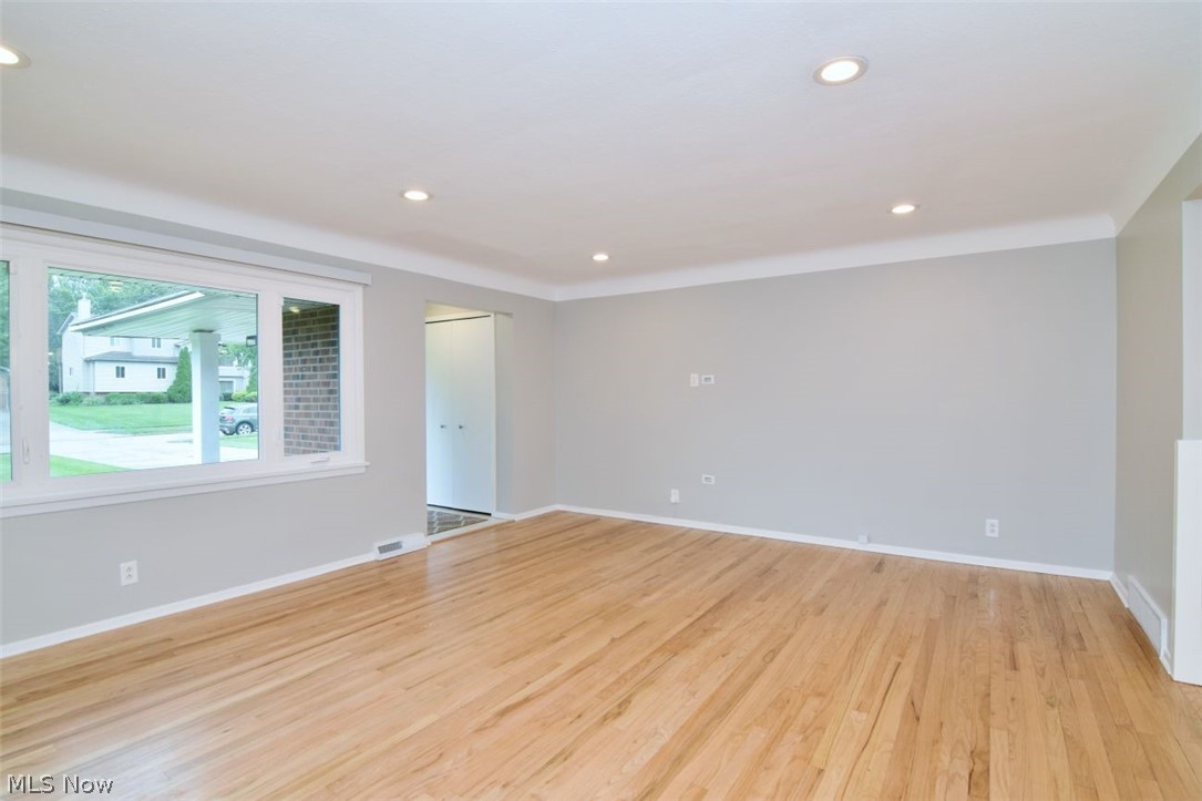 1064 Stanwell Drive Highland Heights OH 44143