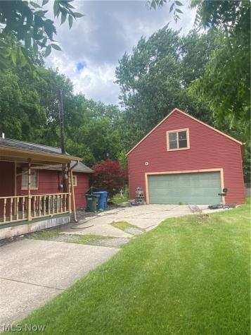 27158 Cook Road Olmsted Twp OH 44138