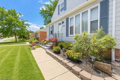 2322 Larchmont Drive Wickliffe OH 44092
