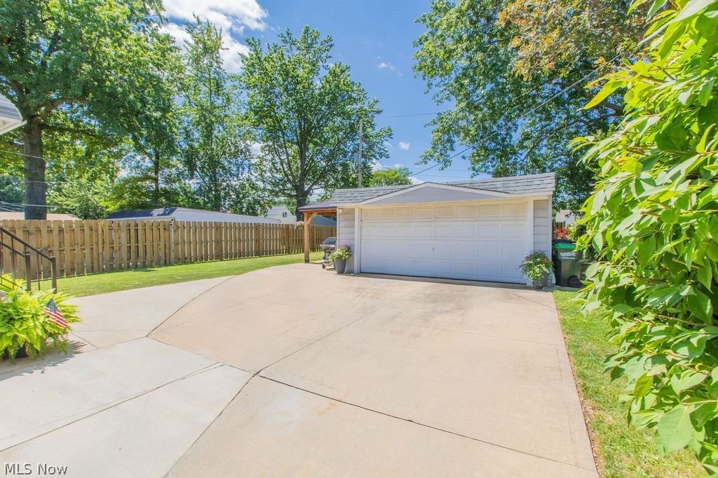 2322 Larchmont Drive Wickliffe OH 44092