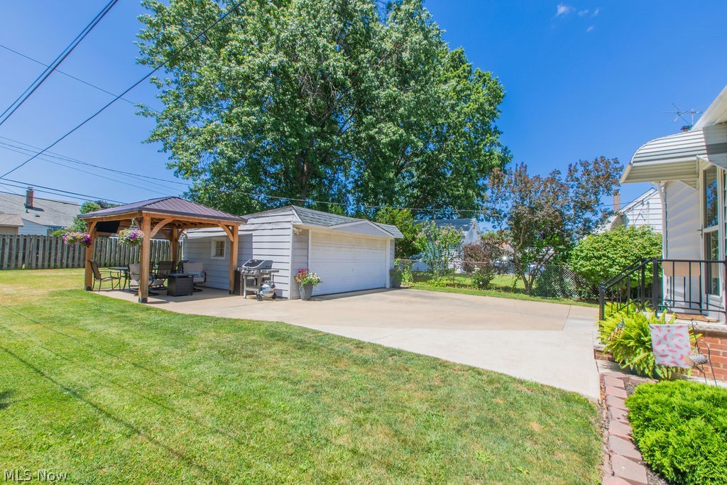 2322 Larchmont Drive Wickliffe OH 44092
