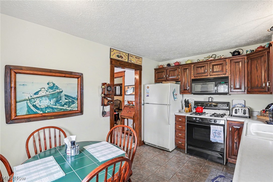 290 Park Avenue Conneaut OH 44030