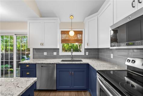 33316 Chatham Drive Avon Lake OH 44012