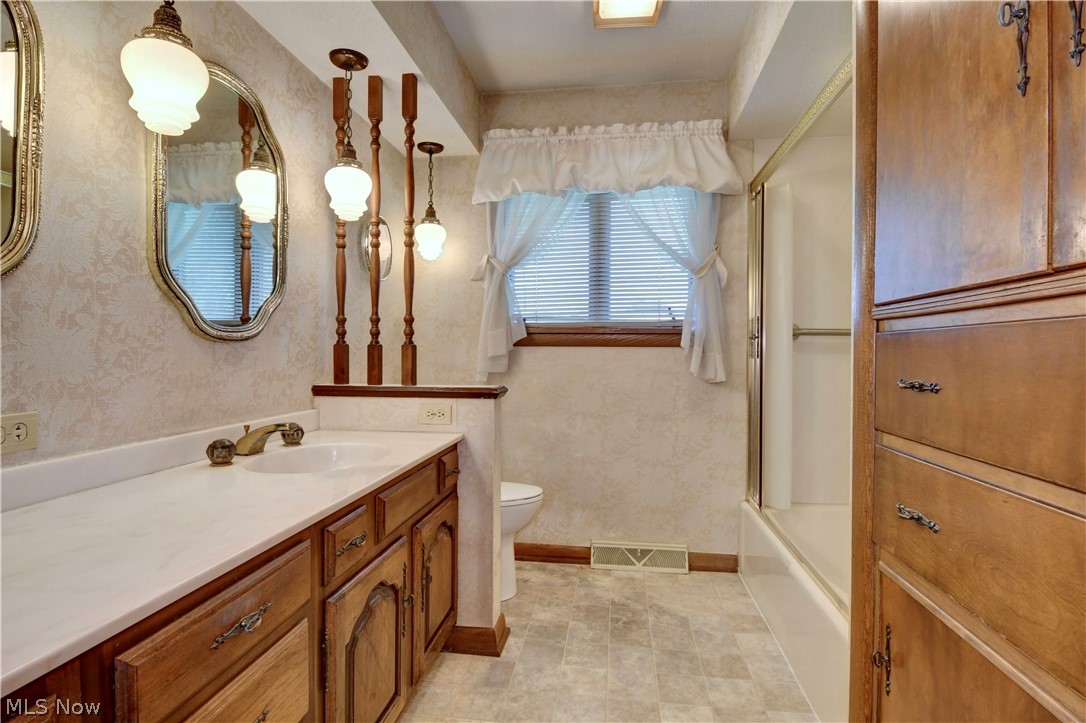 617 Oak Ave SW Strasburg OH 44680