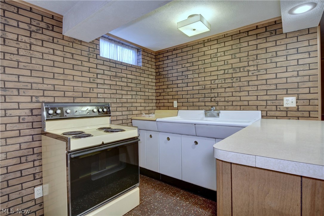 617 Oak Ave SW Strasburg OH 44680