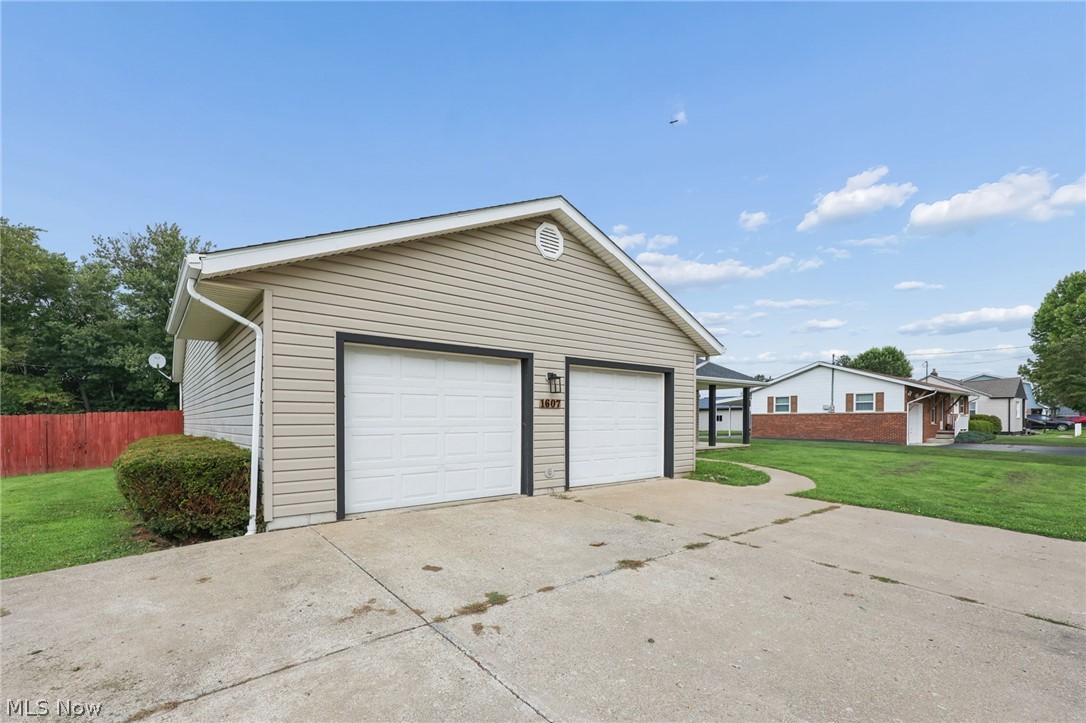 1607 Doaks Lane Zanesville OH 43701