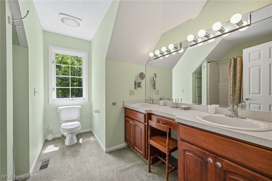 8795 Pheasant Run Lane Kirtland Hills OH 44060