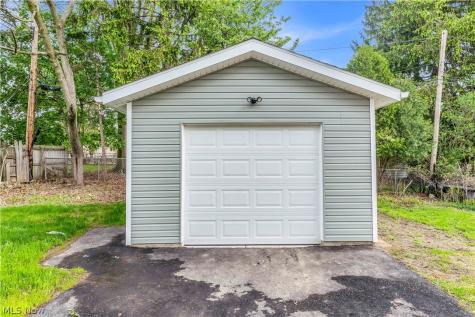 18155 Libby Road Maple Heights OH 44137