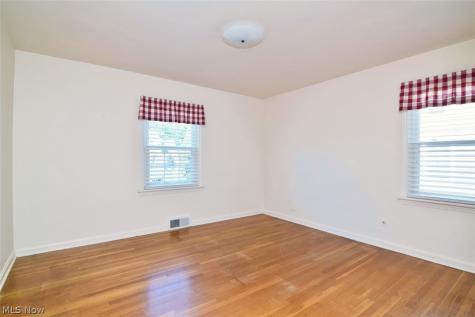 1663 Oakmount Road South Euclid OH 44121