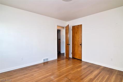 1663 Oakmount Road South Euclid OH 44121