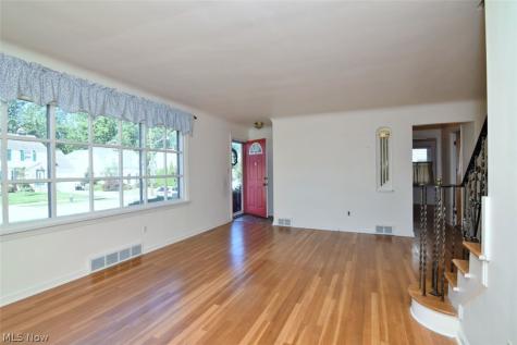 1663 Oakmount Road South Euclid OH 44121