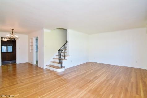 1663 Oakmount Road South Euclid OH 44121