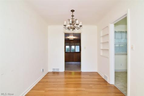 1663 Oakmount Road South Euclid OH 44121