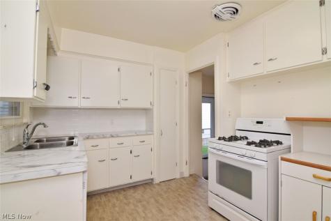 1663 Oakmount Road South Euclid OH 44121