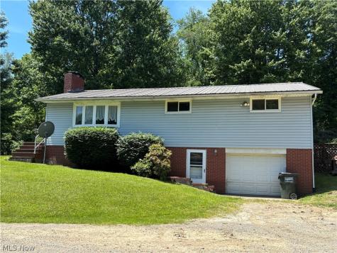 6601 Mapleton Street SE East Canton OH 44730