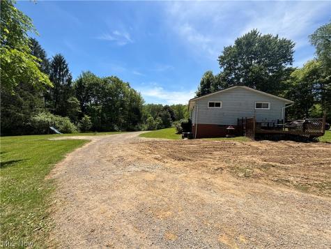 6601 Mapleton Street SE East Canton OH 44730
