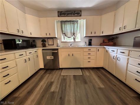 6601 Mapleton Street SE East Canton OH 44730
