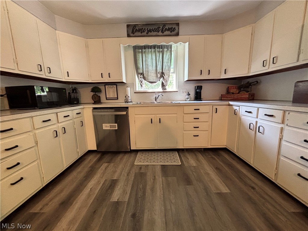 6601 Mapleton Street SE East Canton OH 44730