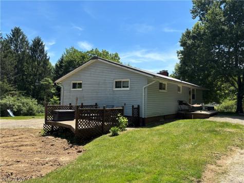 6601 Mapleton Street SE East Canton OH 44730