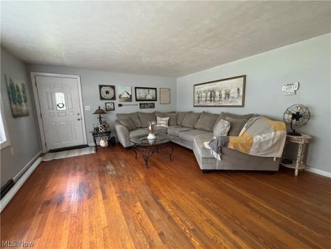6601 Mapleton Street SE East Canton OH 44730
