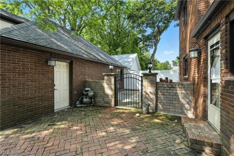 2208 Cleveland Road Wooster OH 44691