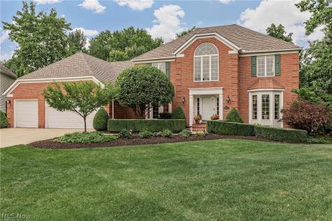 19165 Ridgeline Court Strongsville OH 44136