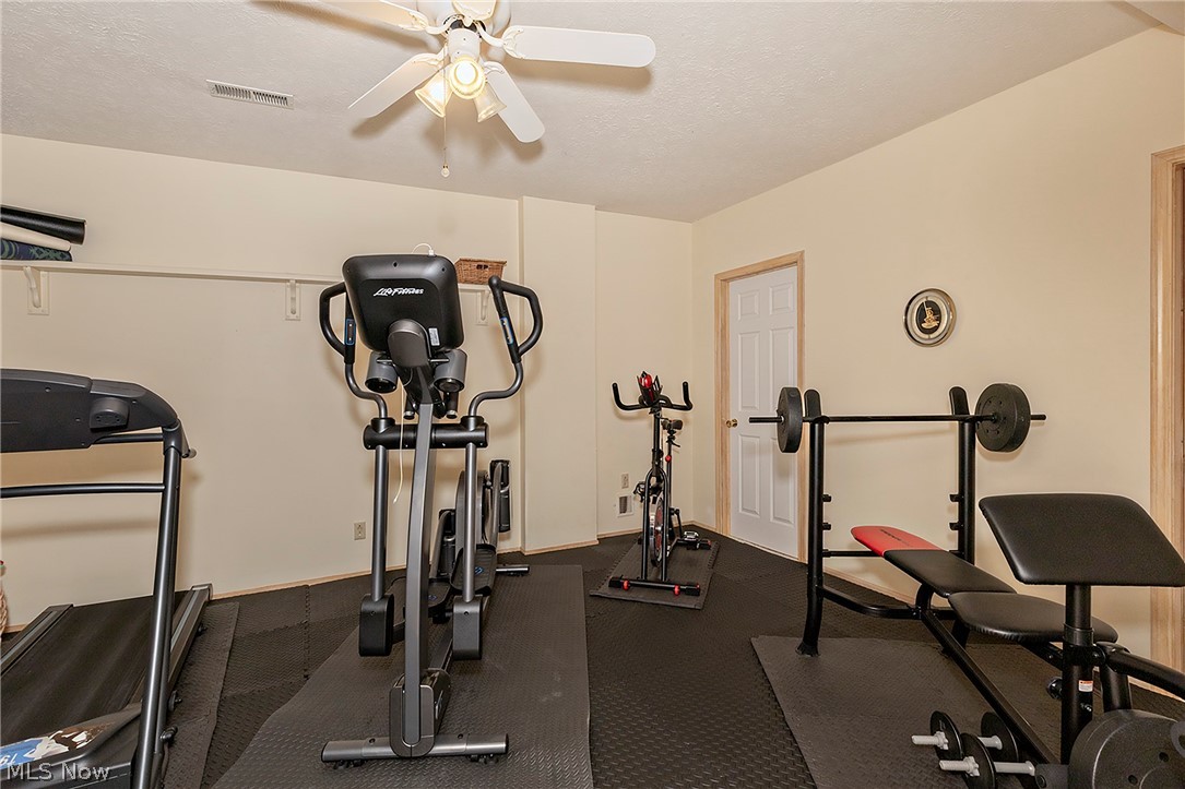 19165 Ridgeline Court Strongsville OH 44136