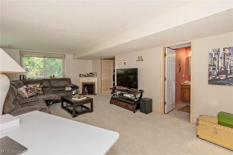 19165 Ridgeline Court Strongsville OH 44136