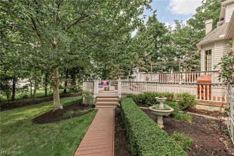 19165 Ridgeline Court Strongsville OH 44136