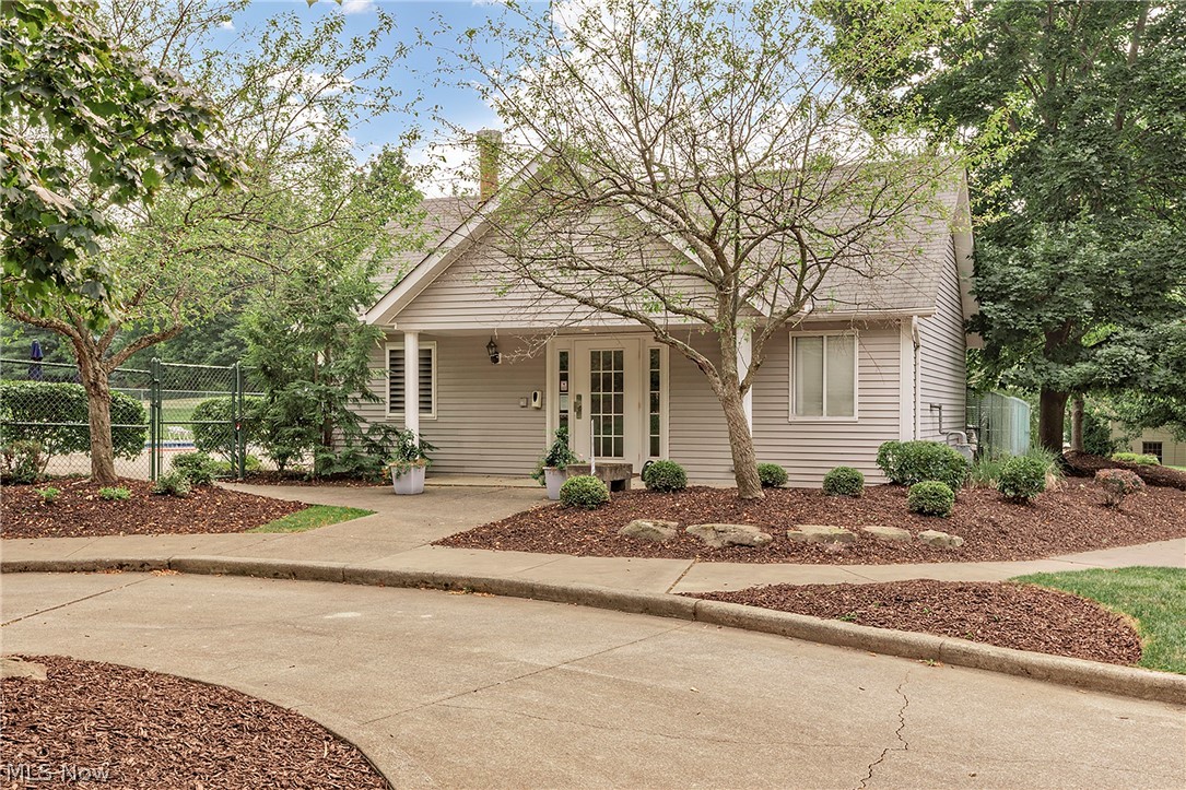 19165 Ridgeline Court Strongsville OH 44136