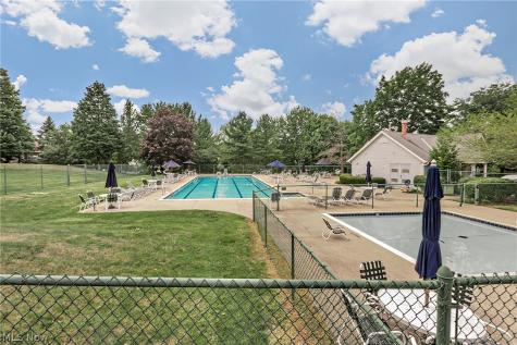 19165 Ridgeline Court Strongsville OH 44136