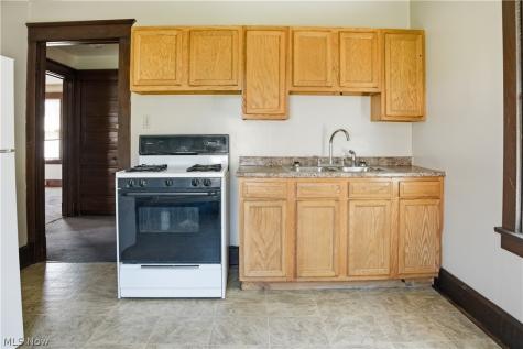 33 E Earle Avenue Youngstown OH 44507