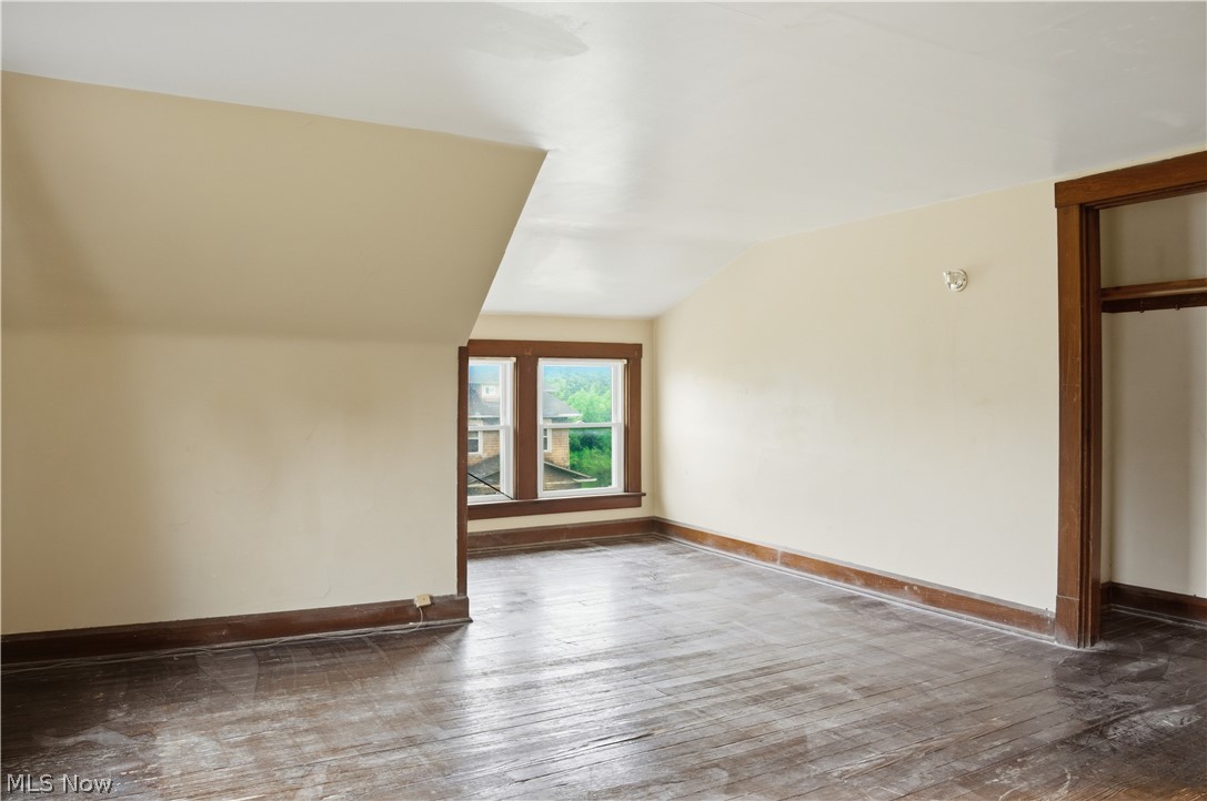 33 E Earle Avenue Youngstown OH 44507