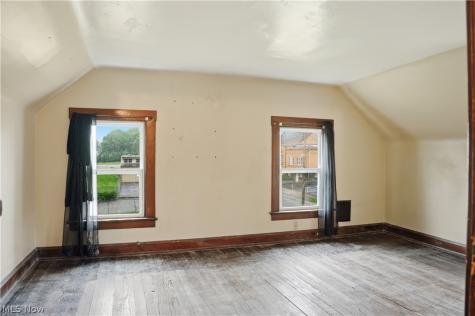 33 E Earle Avenue Youngstown OH 44507