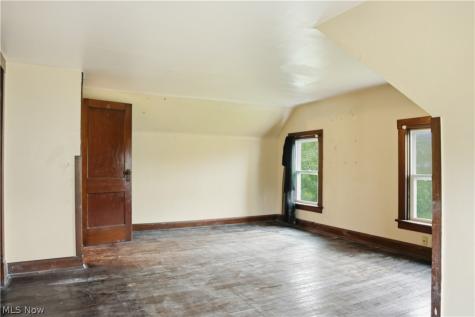 33 E Earle Avenue Youngstown OH 44507