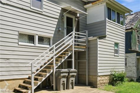 33 E Earle Avenue Youngstown OH 44507