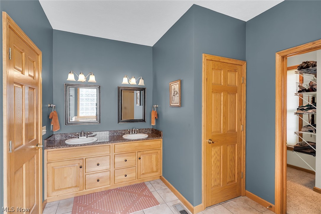 982 Shannon Lane Salem OH 44460